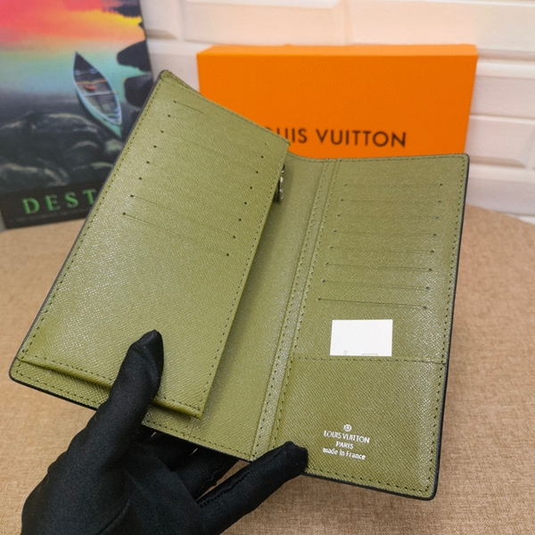 LVコピーウォレット角部分ディテール